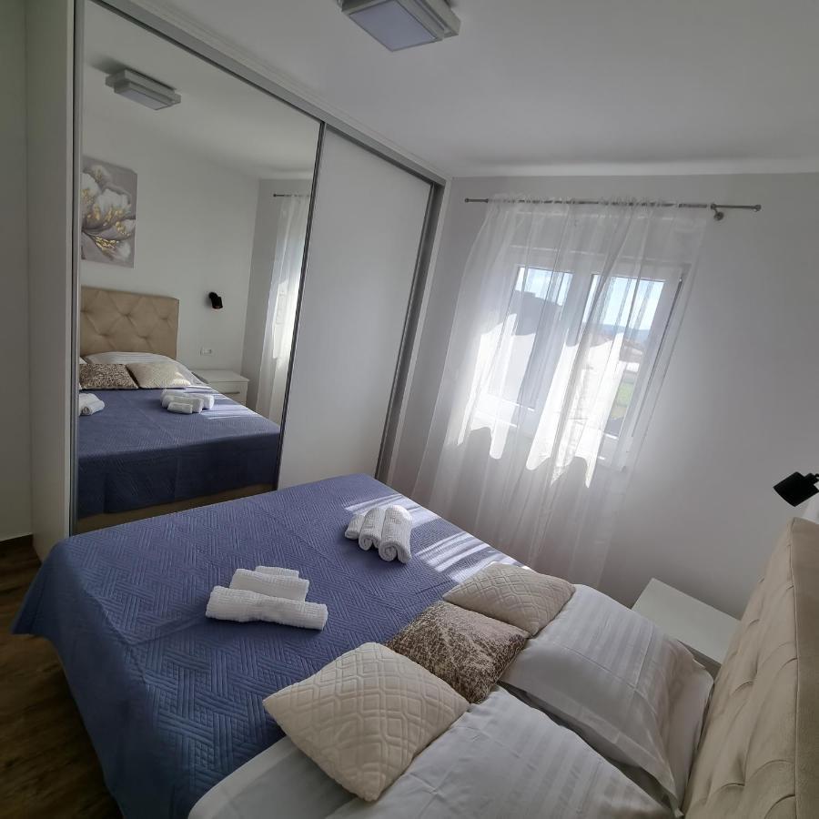 Apartments Happiness Трогир Экстерьер фото